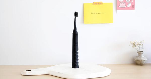 High-Tech Toothbrushes: Is It Worth Going Electric? High-Tech Toothbrushes: Is It Worth Going Electric?