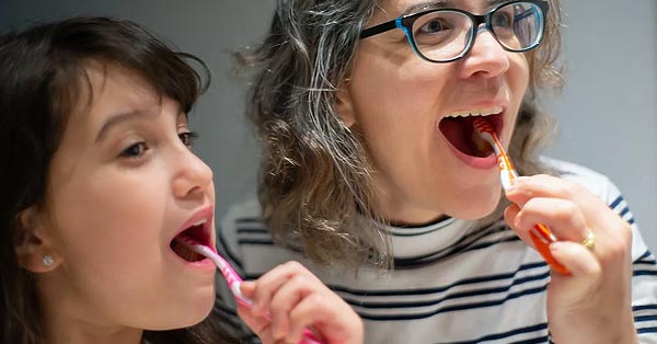 Removing plaque and tartar from teeth